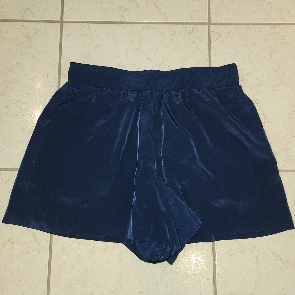 Navy Mixxo short NWT